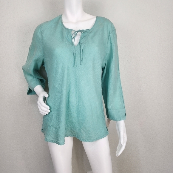 russ berens Tops - NWT Russ Berens Blue Linen Pullover Top Size 10